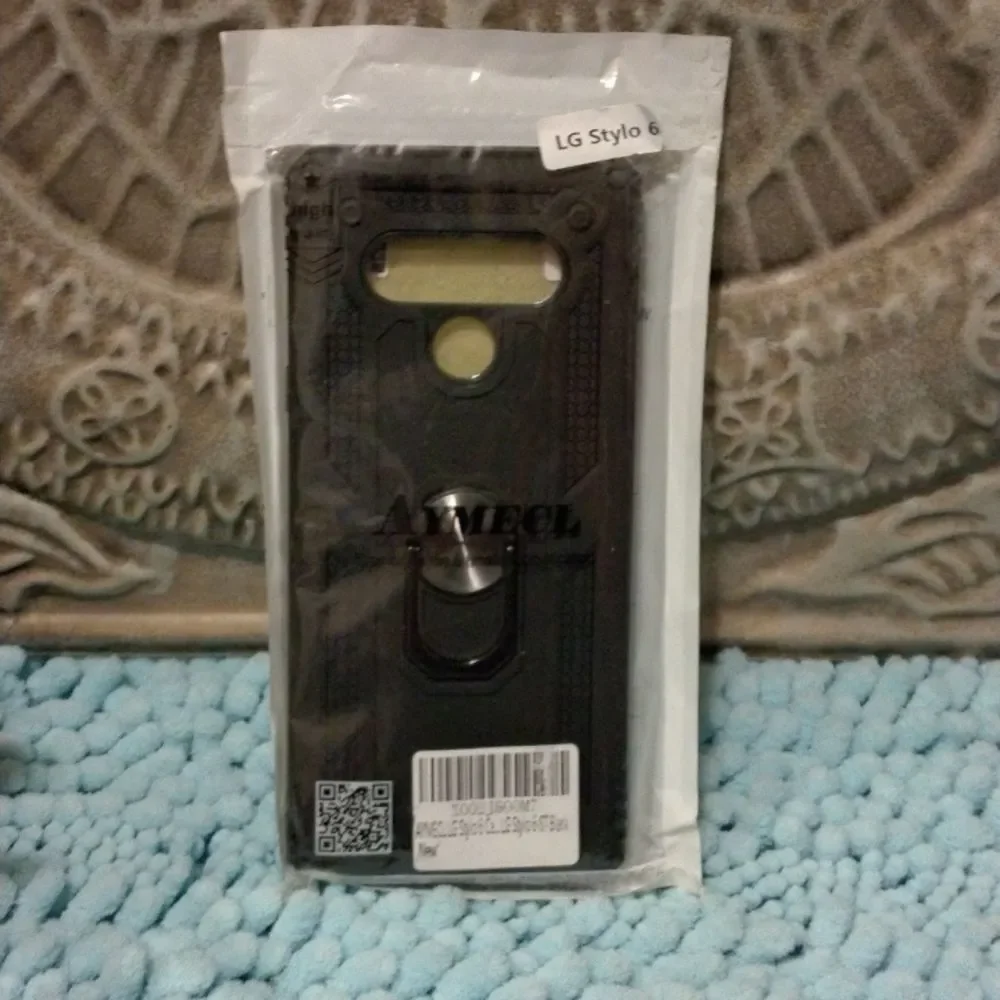 NWT Black Aymecl Case for LG Stylo 6. With Screen Protector.